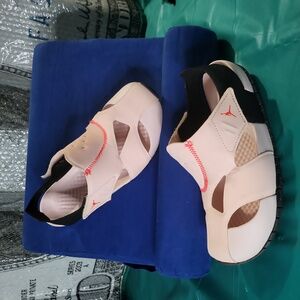 Jordans GIRLS SPORT SHOES SIZE 1Y